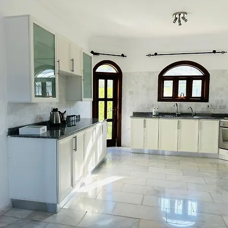 Bella Rosa Agios Epiktitos