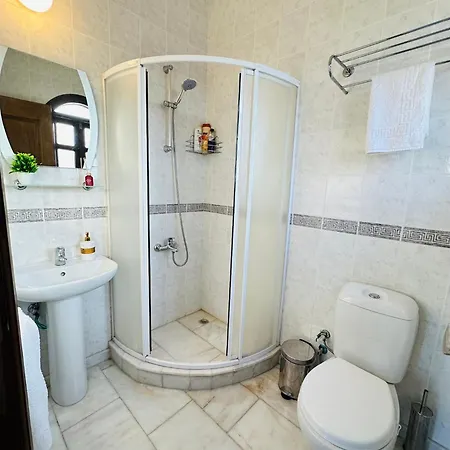 Bella Rosa * Agios Epiktitos